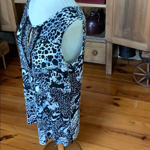 Cable & Gaige Embellished Print Sleeveless Top Large - Picture 4 of 6